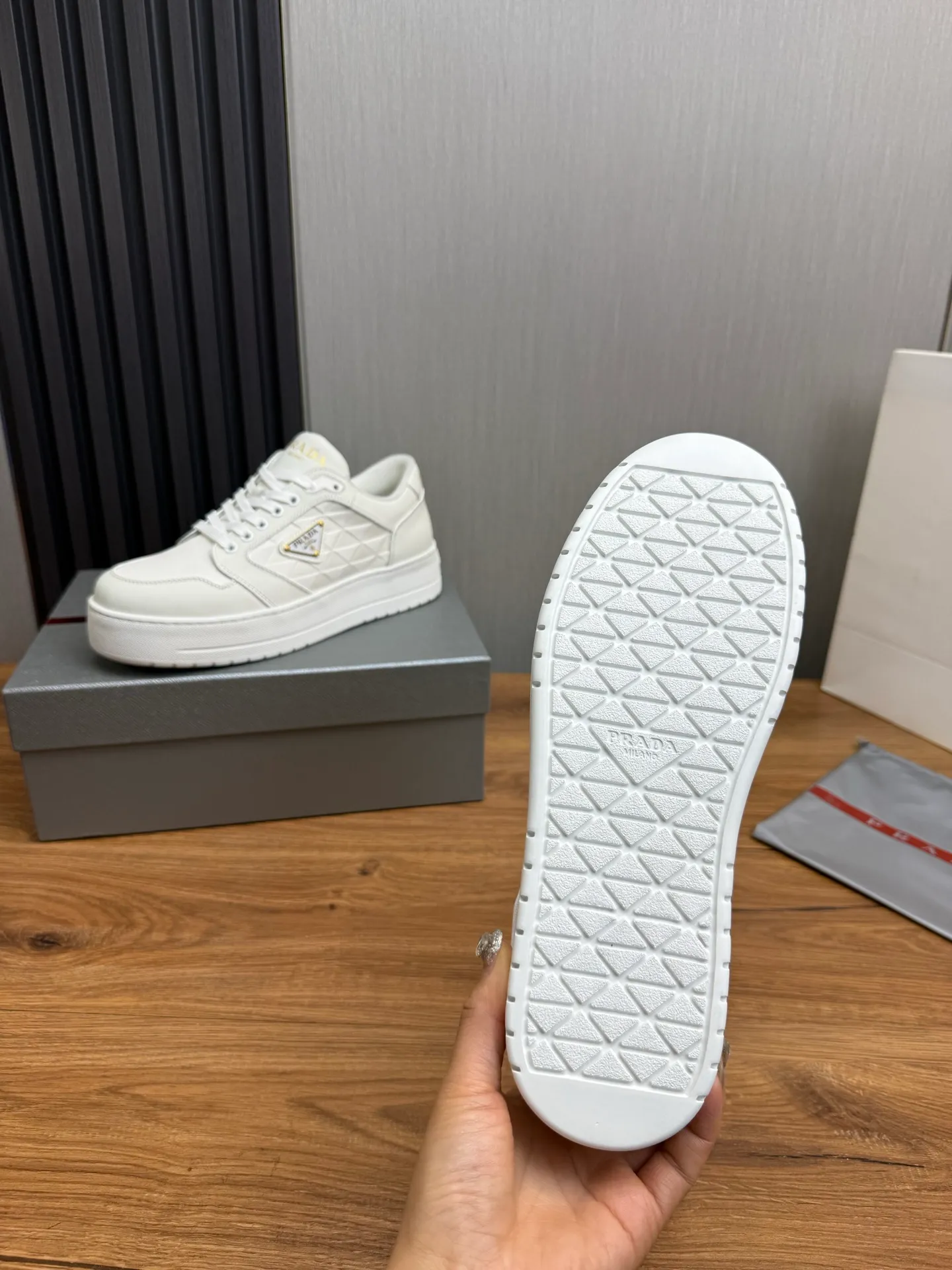 Men's shoes 💰580💰 [PRADA] Autumn and winter hot men's shoes shipped 👏Official website synchronized ⬆️Original fly-woven cowhide fabric + cowhide lining, 1⃣️:1⃣️reproduction, original sole, 38-45 (45. Customized, non-refundable)
